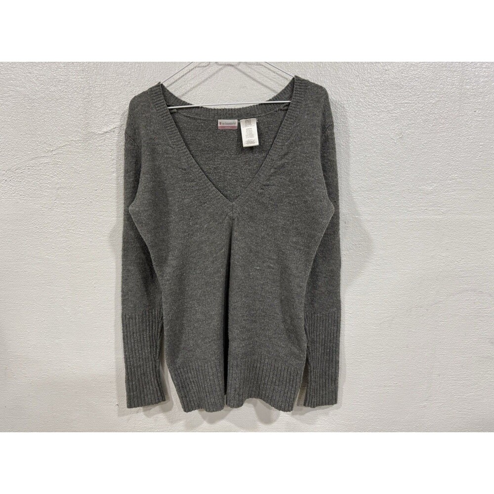 No Boundaries Gray V-Neck Sweater Juniors XL 15/17 Soft Knit Pullover L/S Top